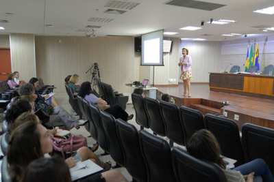 Gênero, homoafetividade e multiparentalidade são temas de palestras no Encontro Estadual de Psicólogos e Assistentes Sociais do PJRO